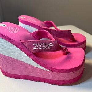 Vintage Zooop It Up Pink White Podium Flip Flops